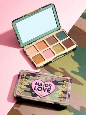 Free People TOO FACED MAJOR LOVE MINI PALETTE